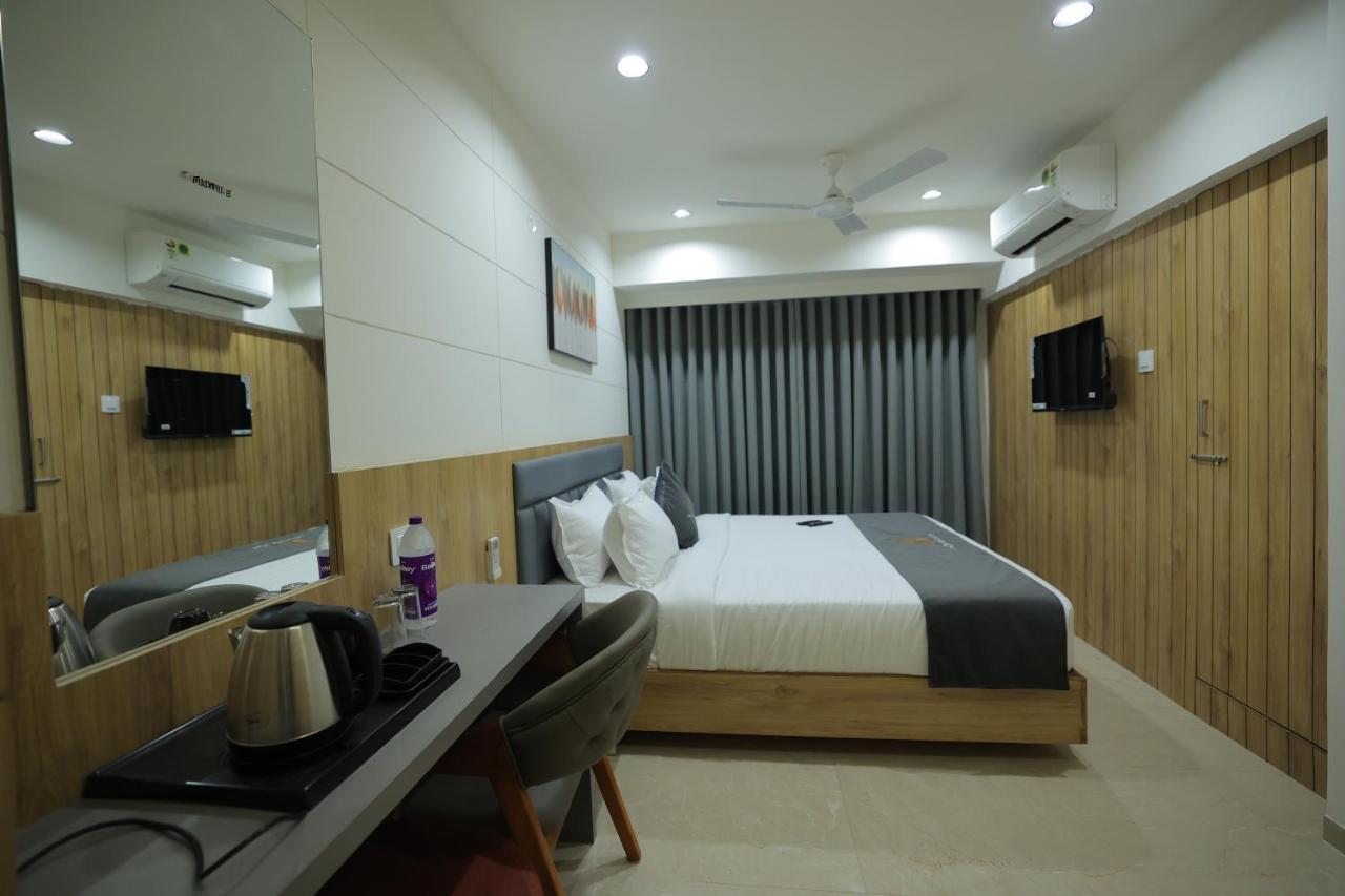 Hotel Shayan Inn Rajkot Exterior photo